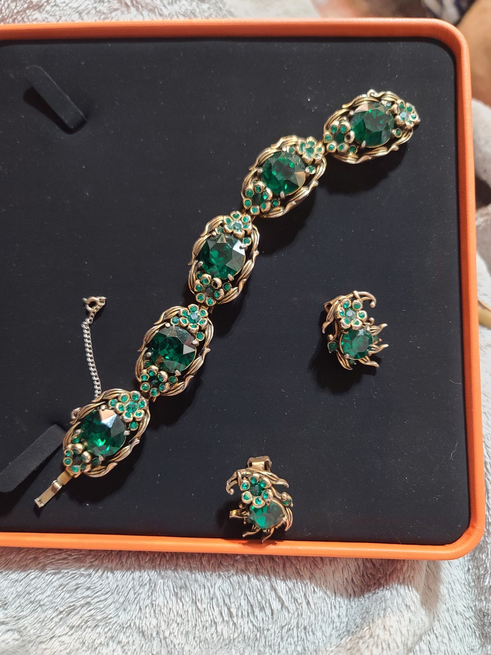 Alice Caviness Hollycraft Vintage Green rhinestone Bracelet Earrings